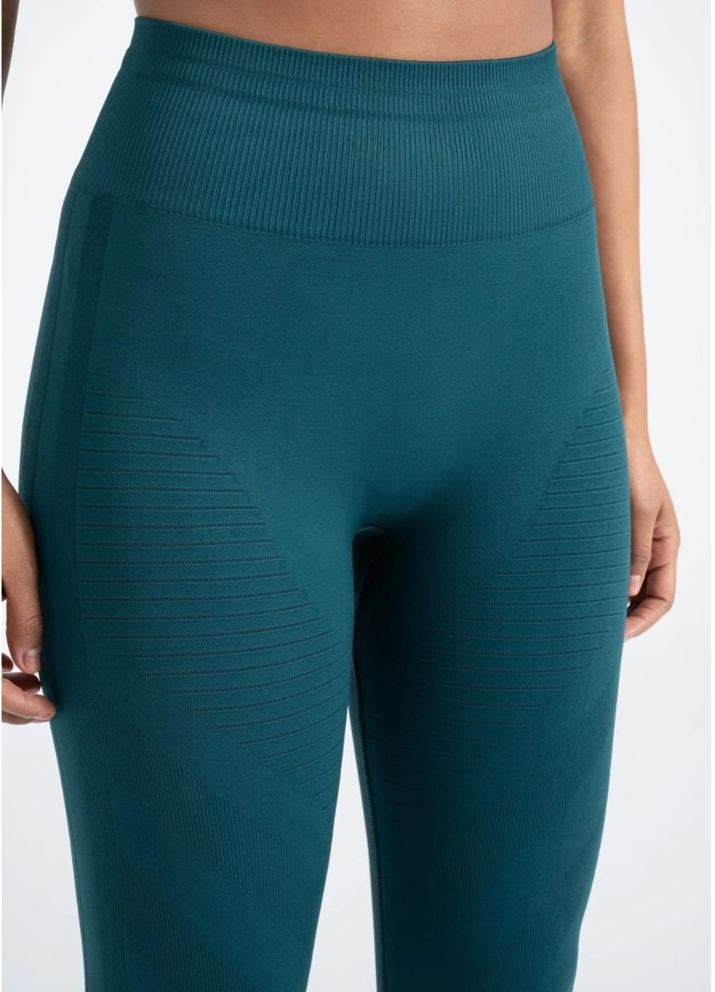 Toparlayıcı Yüksek Bel Seamless Spor Tayt – Push Up Etkili & Nefes Alabilir