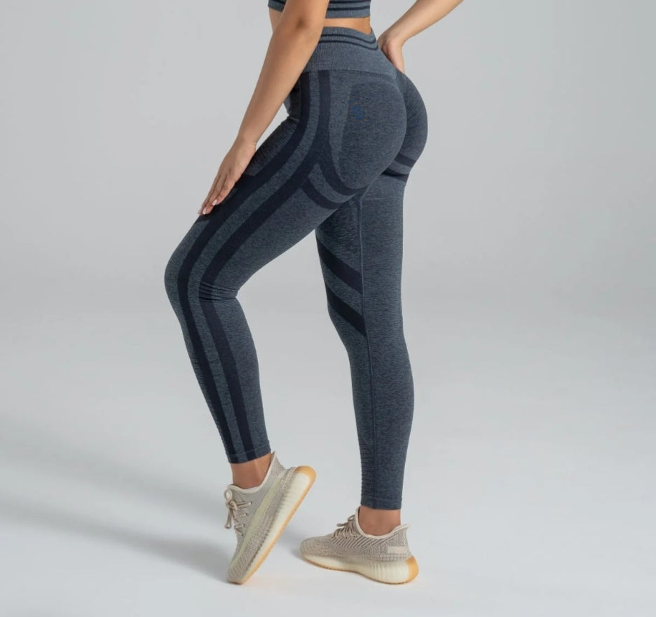 Toparlayıcı Yüksek Bel Seamless Spor Tayt – Push Up Etkili & Nefes Alabilir