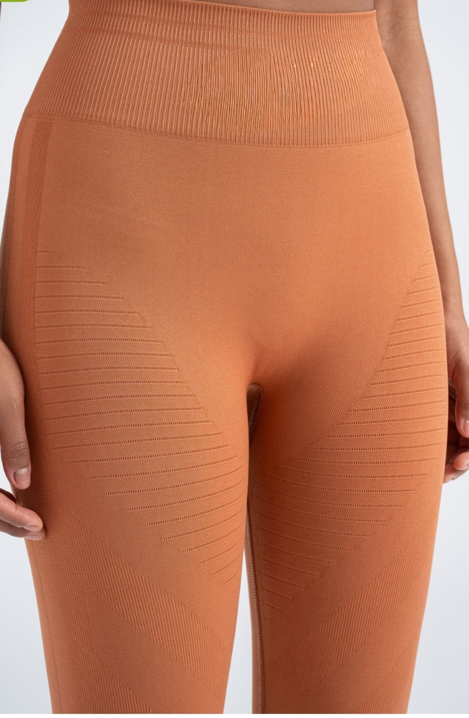 Toparlayıcı Yüksek Bel Seamless Spor Tayt – Push Up Etkili & Nefes Alabilir