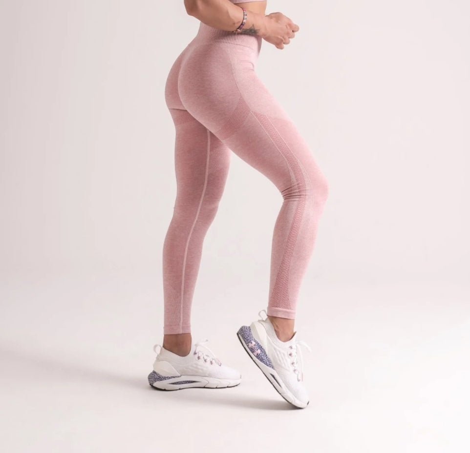 Toparlayıcı Yüksek Bel Seamless Spor Tayt – Push Up Etkili & Nefes Alabilir